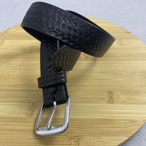 Black Belt Woven Pattern Chrome Buckle Fashion Accessory